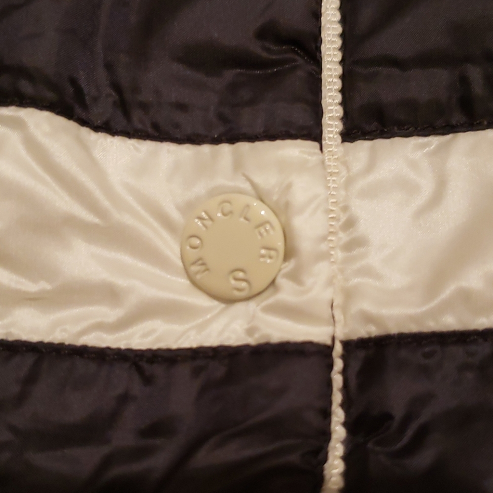 Moncler light down jacket - Picture 3 of 12